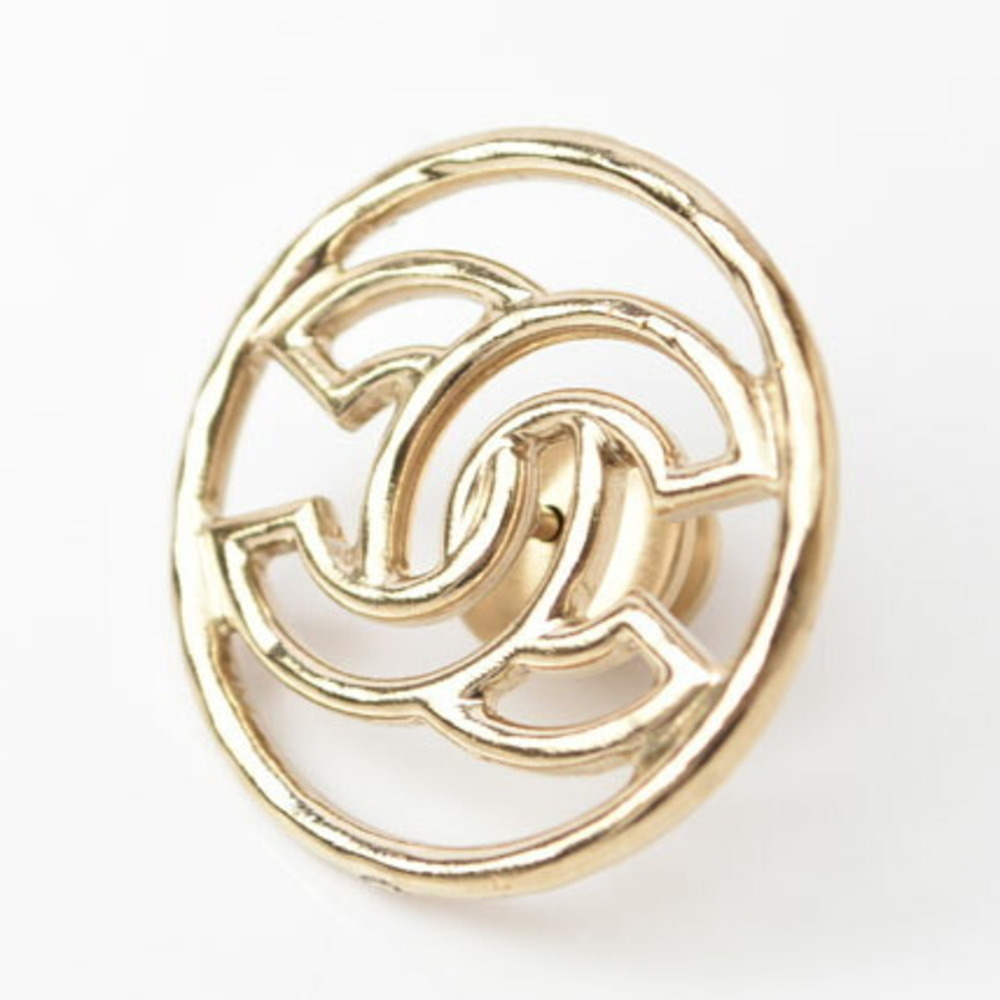 CHANEL Gold Logo Brooch - Picture 3 of 5